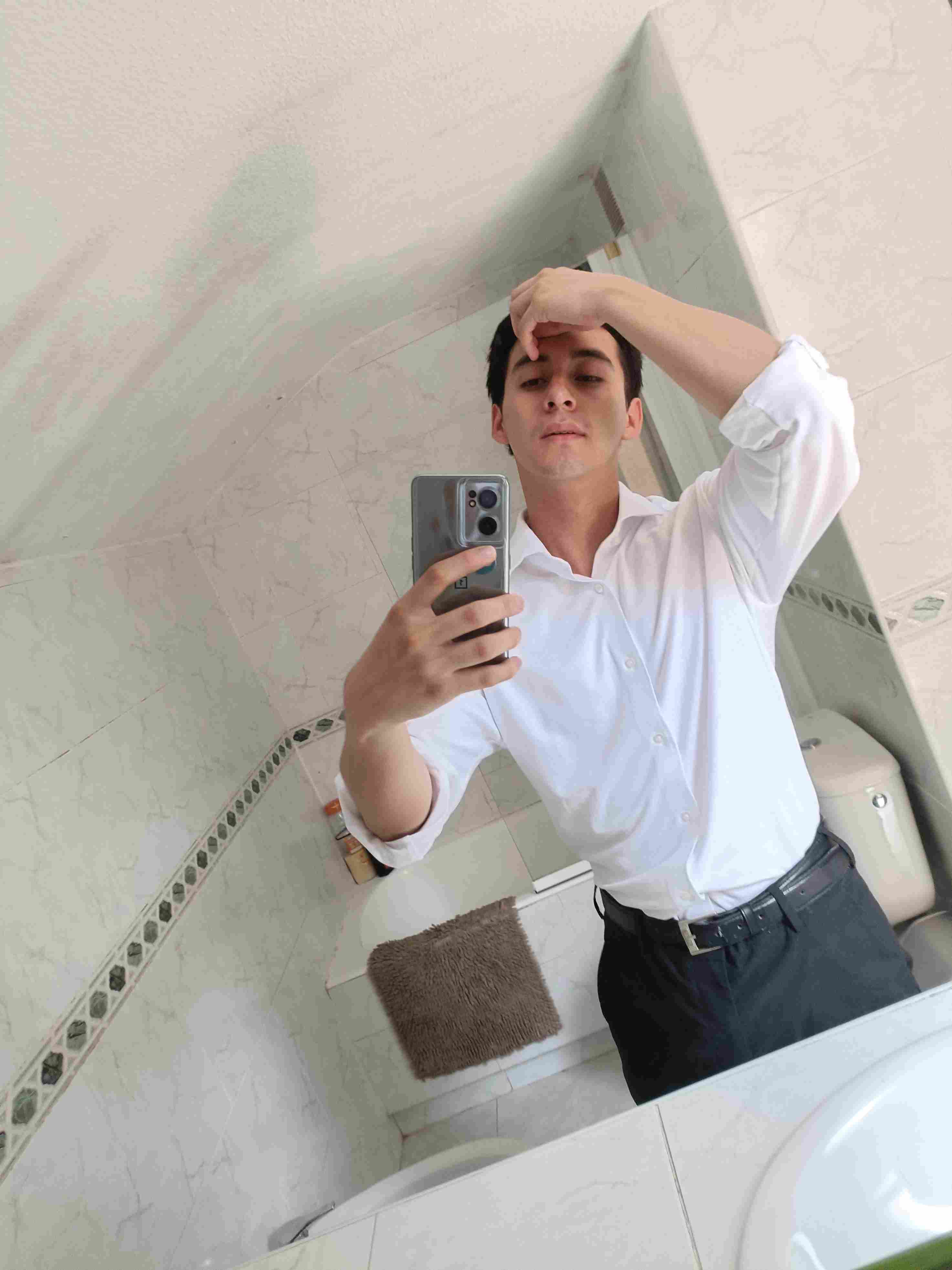 Publicación de Luis Avila en HolliModels