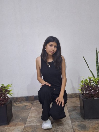 Publicación de Regina Montaño en HolliModels