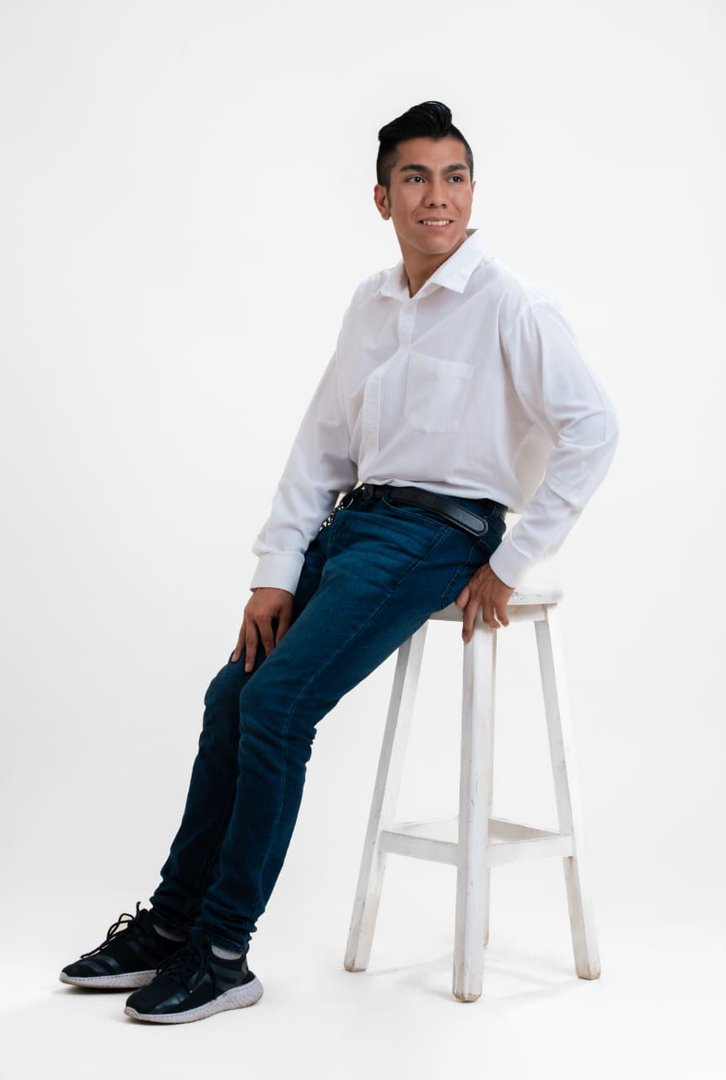 Publicación de Tristán Guzmán Lora en HolliModels