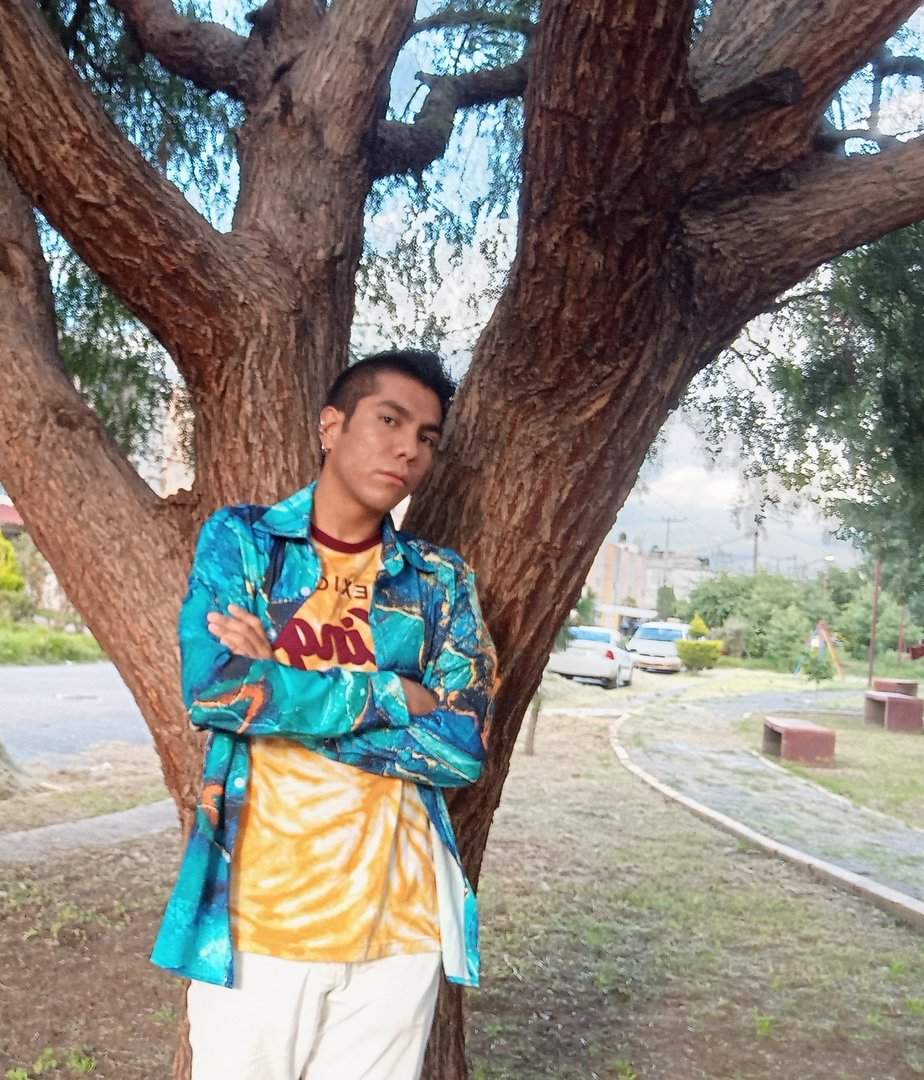 Publicación de Tristán Guzmán Lora en HolliModels