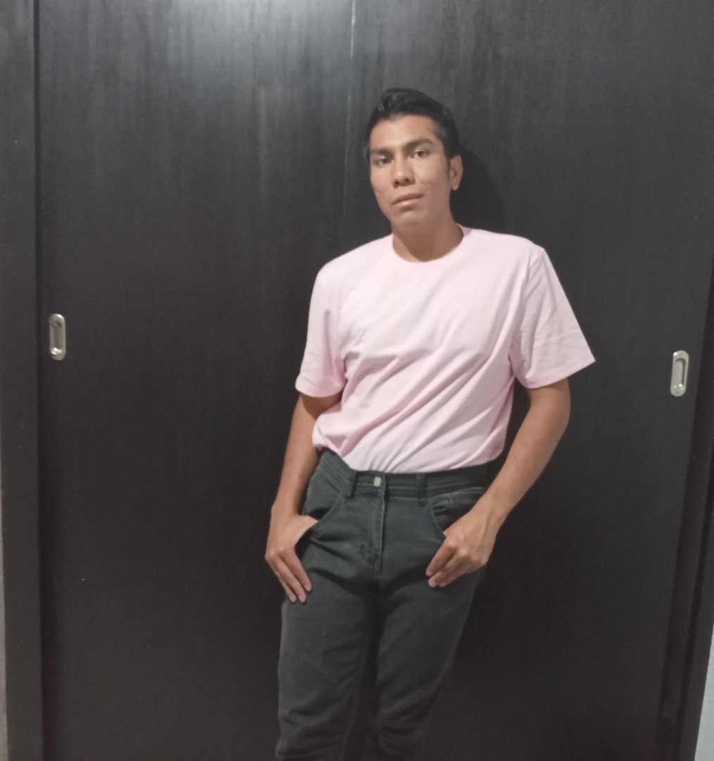 Publicación de Tristán Guzmán Lora en HolliModels