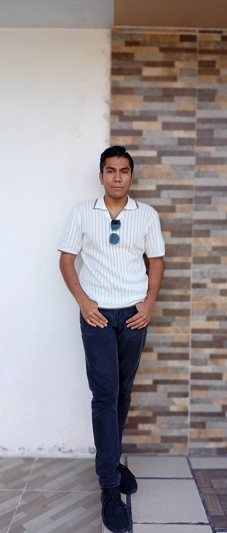 Publicación de Tristán Guzmán Lora en HolliModels
