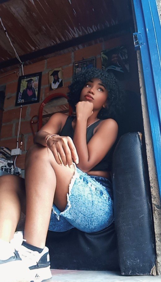 Publicación de Karem palacios en HolliModels