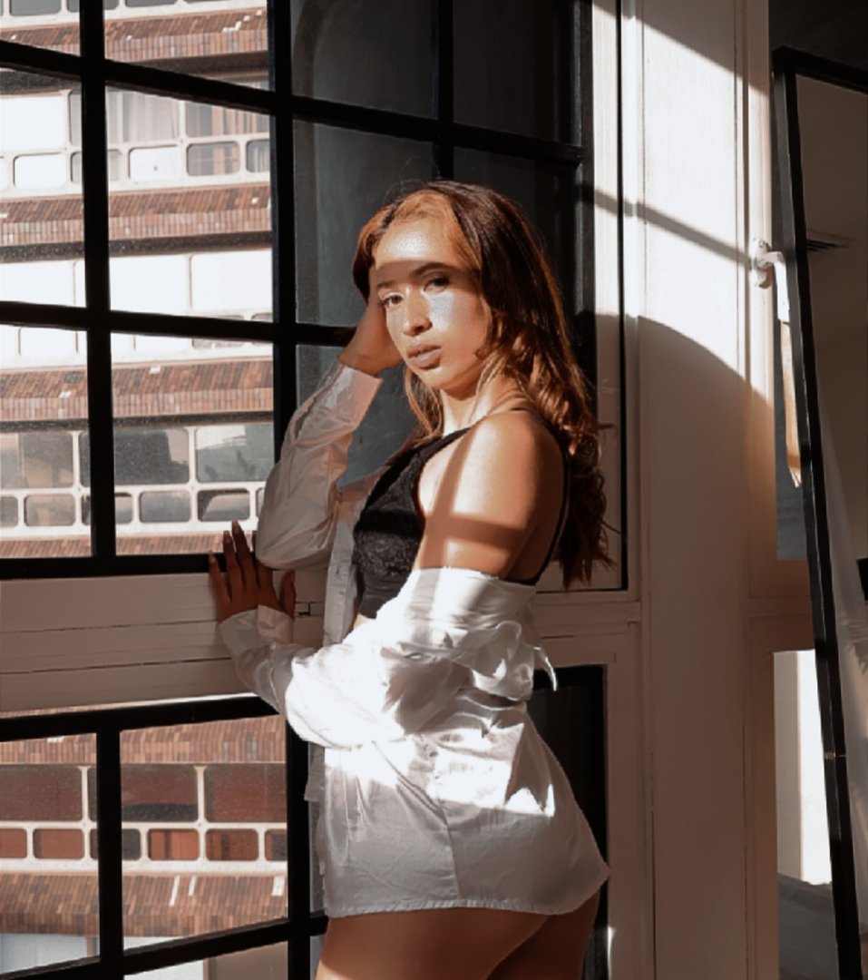 Publicación de Krholl Guadagnoli en HolliModels