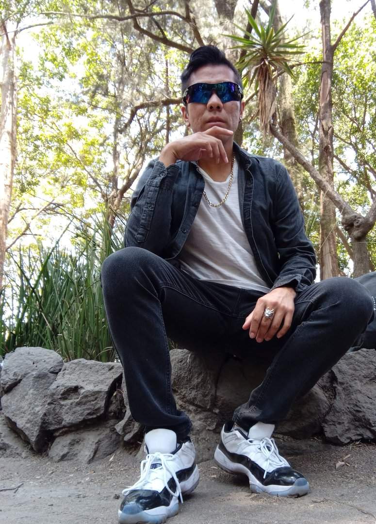 Publicación de Tristán Guzmán Lora en HolliModels