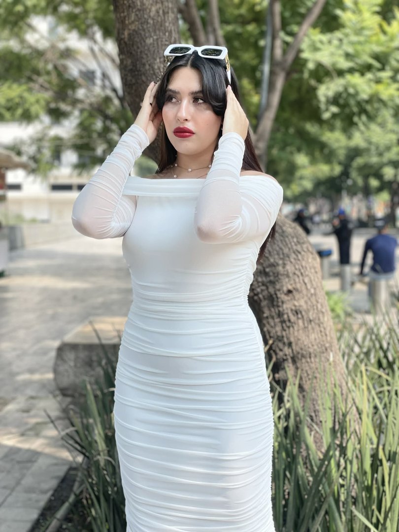 Publicación de @mich en HolliModels