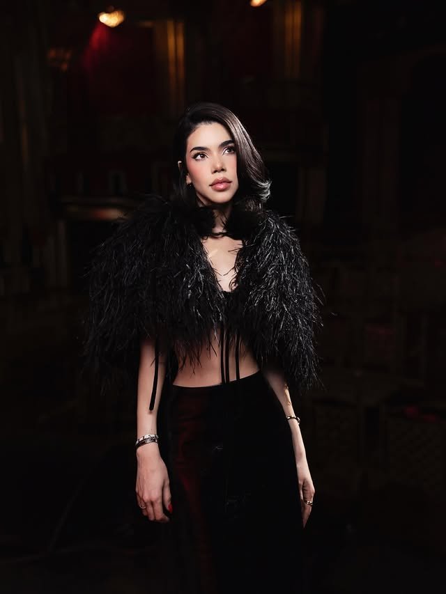 Publicación de Kenia Os en HolliModels