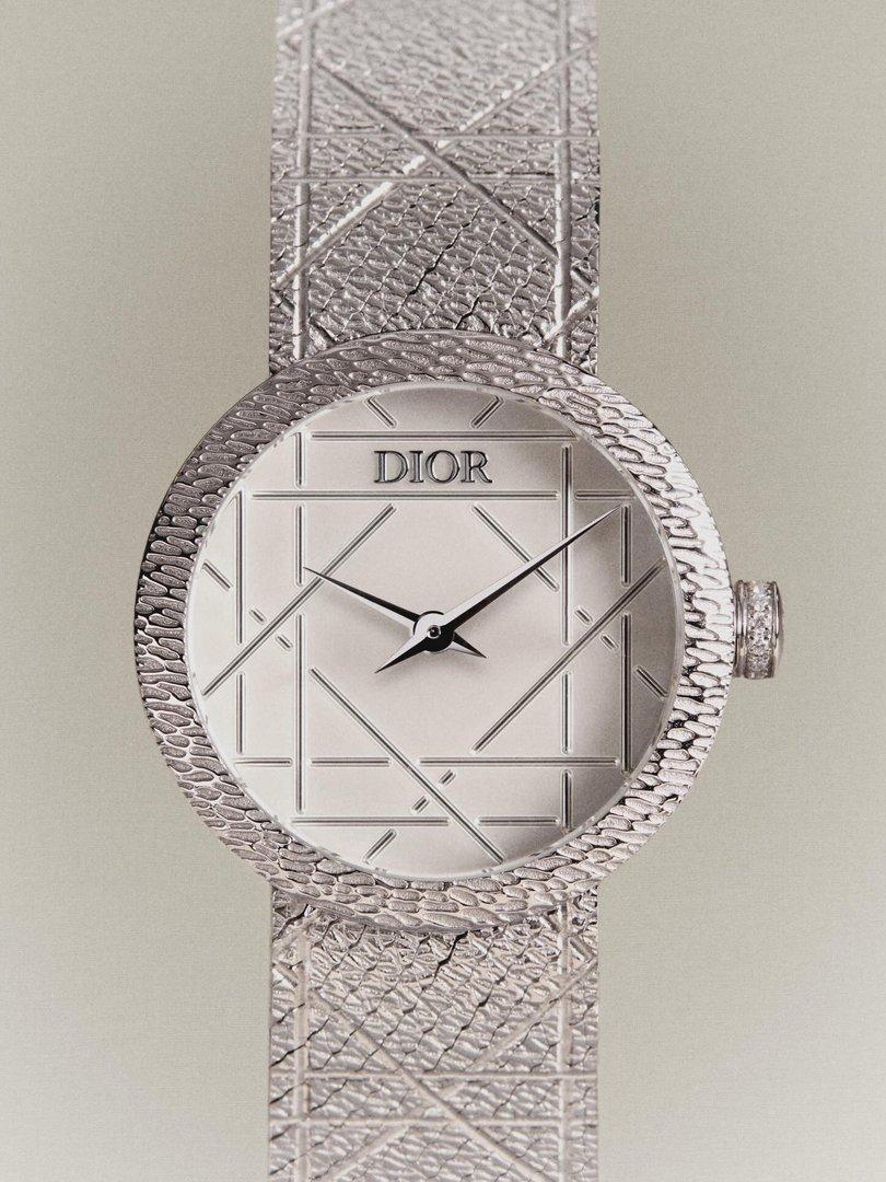 Publicación de Dior Official en HolliModels