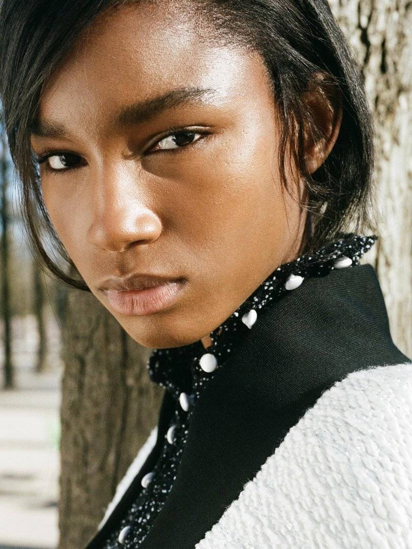 Publicación de Dior Official en HolliModels