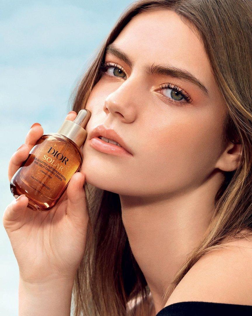 Publicación de Dior Official en HolliModels