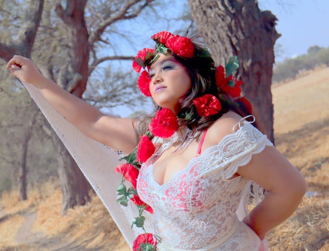 Publicación de Liliana Leal en HolliModels