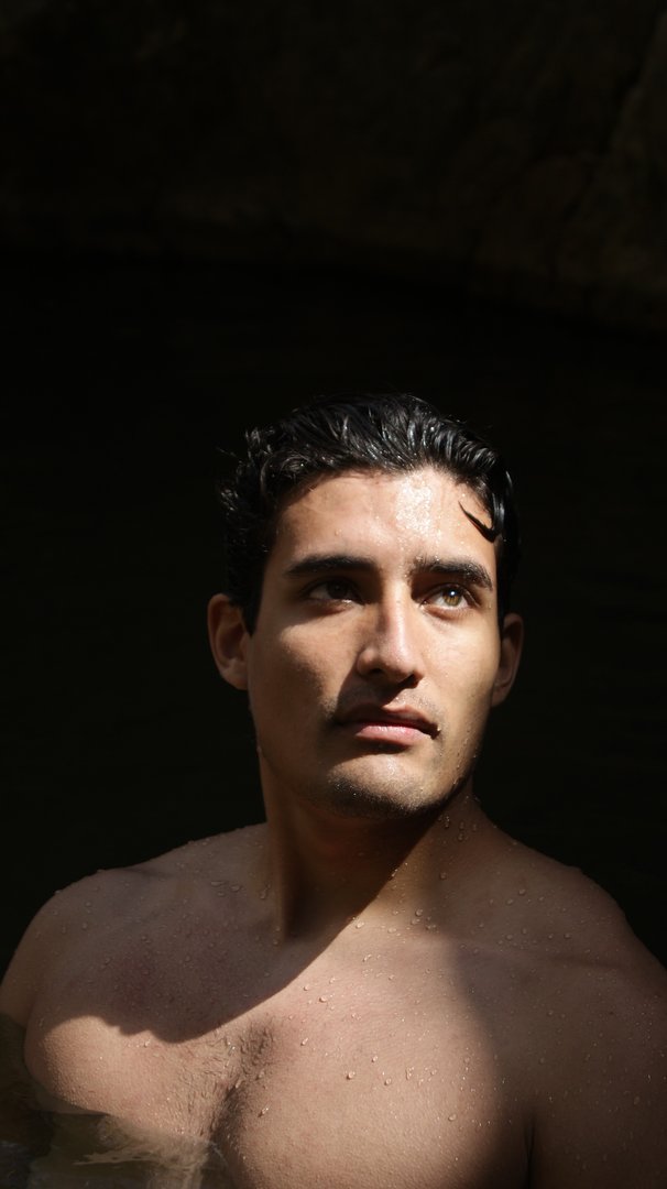 Publicación de Adam Steven Lugo Tovar en HolliModels