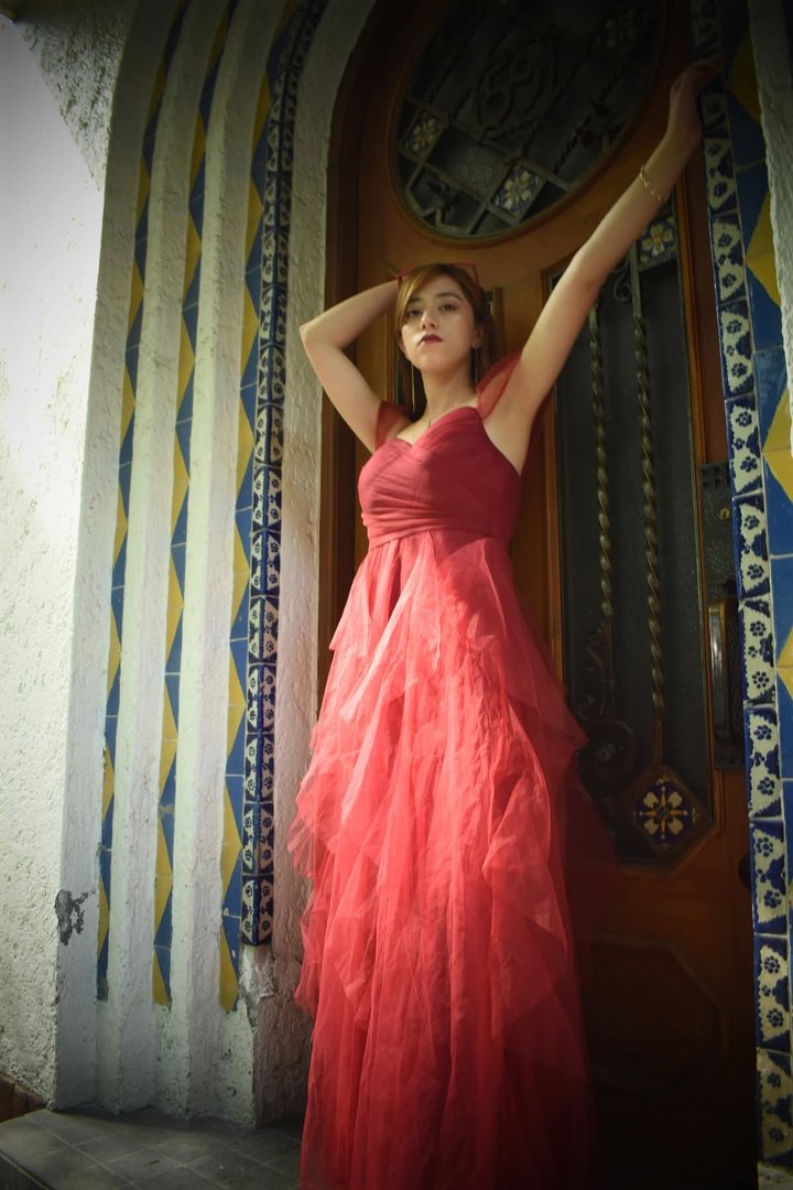 Publicación de Heidi Castro en HolliModels