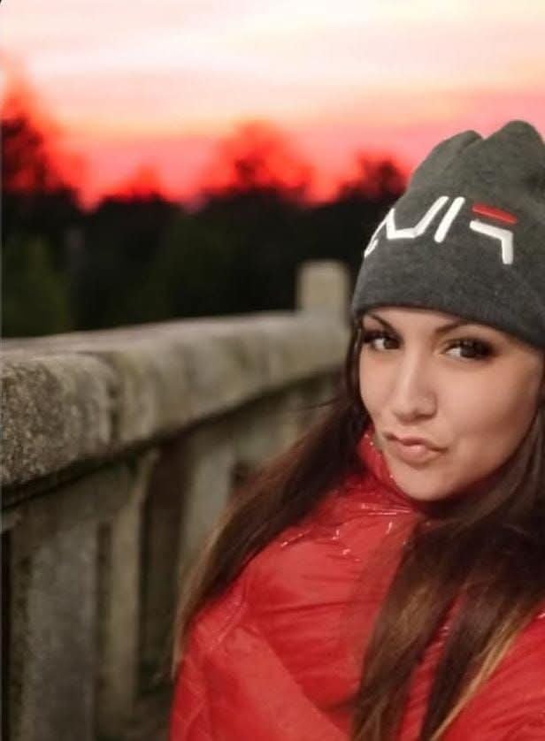 Publicación de Cecilia Maidana en HolliModels