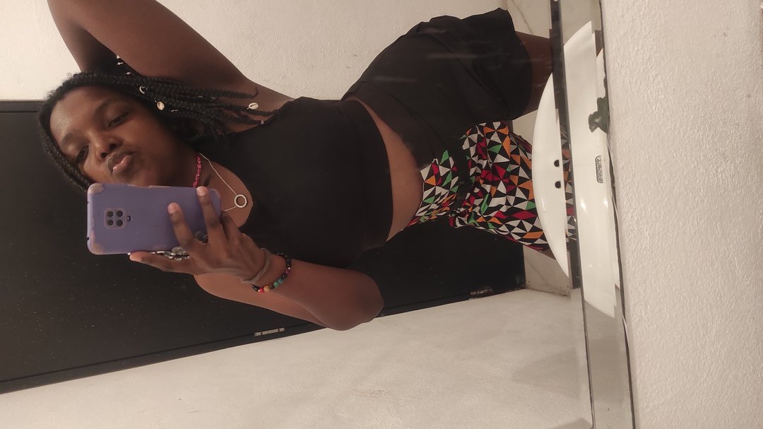 Publicación de Barbara Bazile en HolliModels