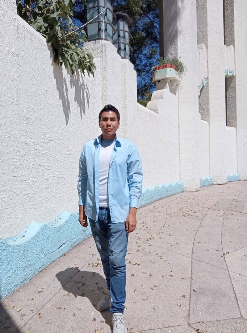 Publicación de Tristán Guzmán Lora en HolliModels