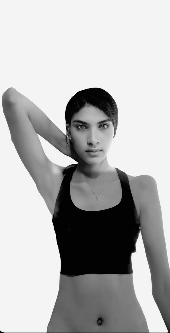 Publicación de Yinny Danitza Sandoval Suarez en HolliModels