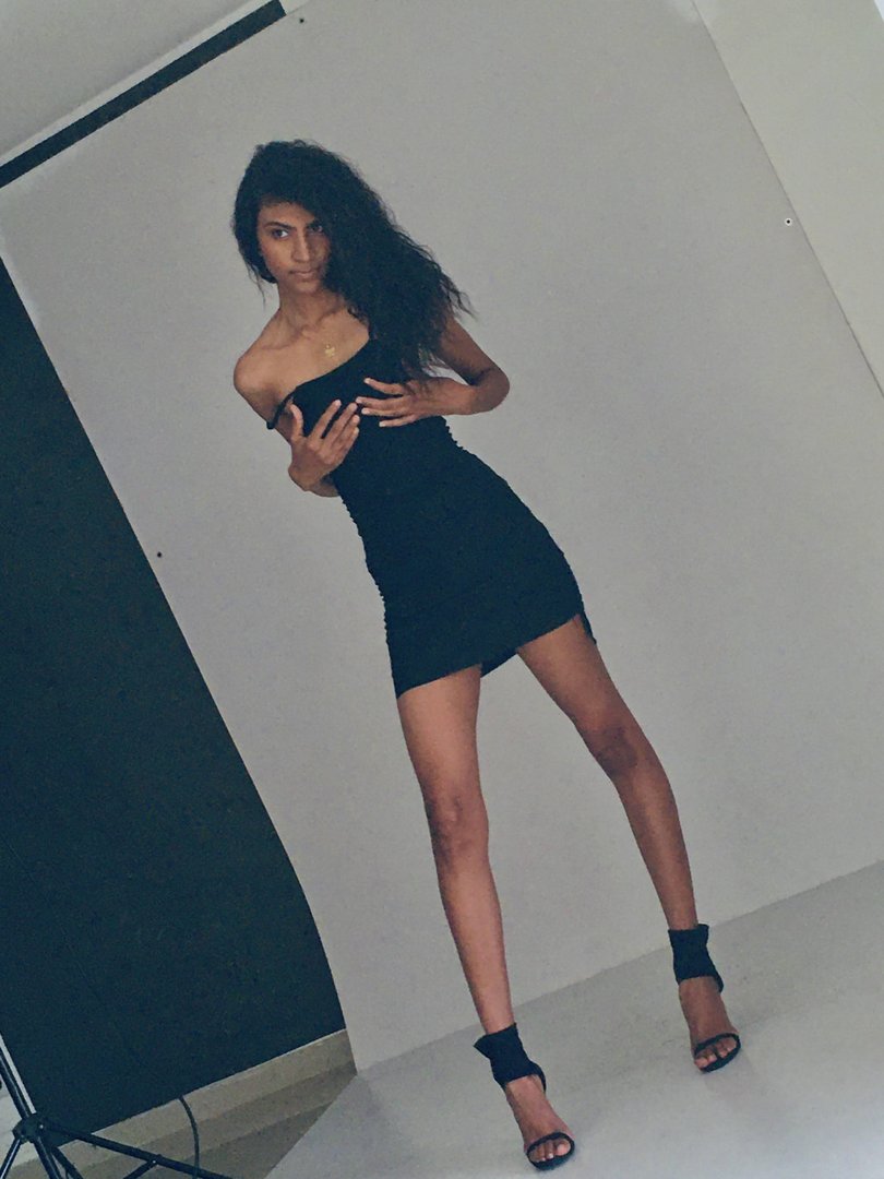 Publicación de Yinny Danitza Sandoval Suarez en HolliModels