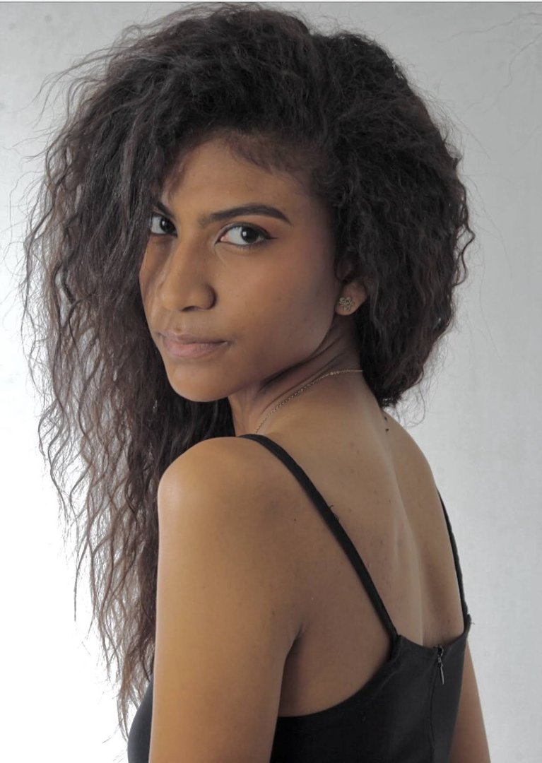 Publicación de Yinny Danitza Sandoval Suarez en HolliModels