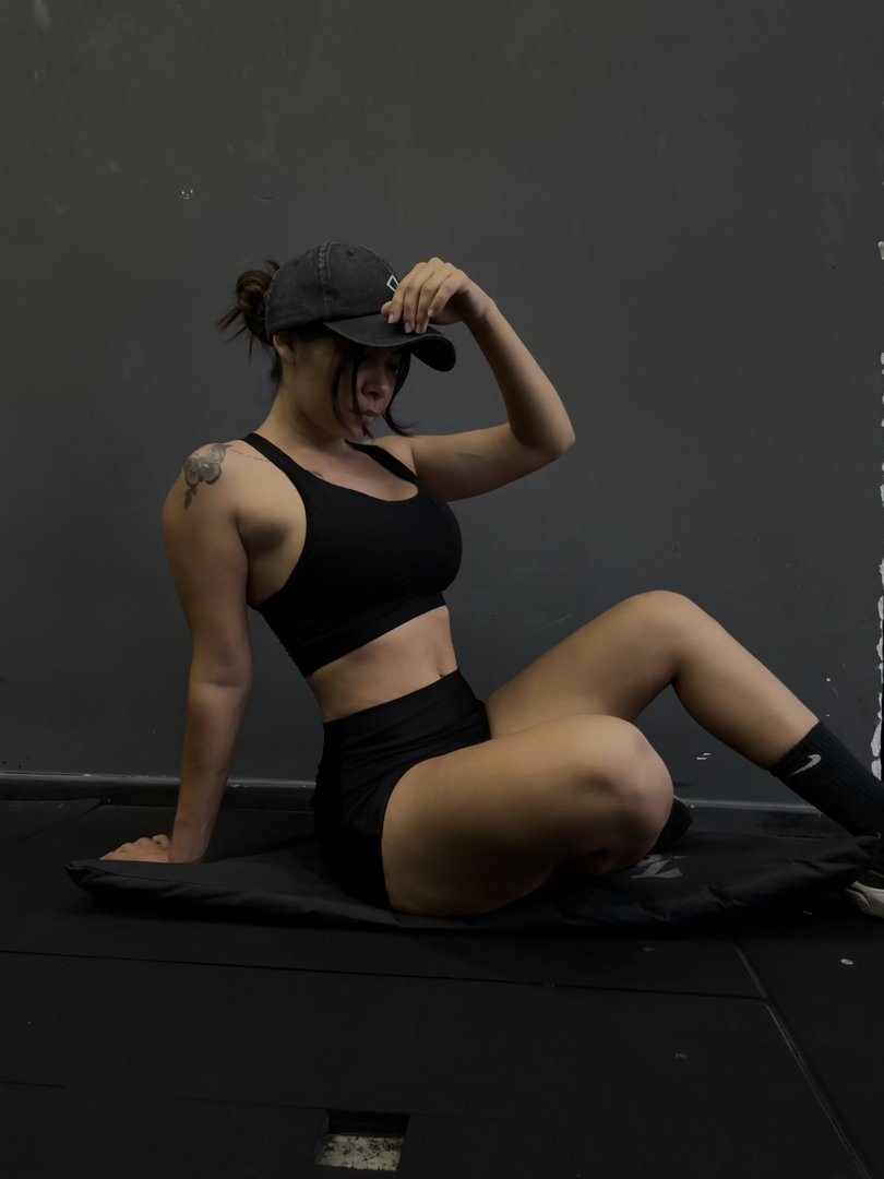 Publicación de Karenina Saur en HolliModels