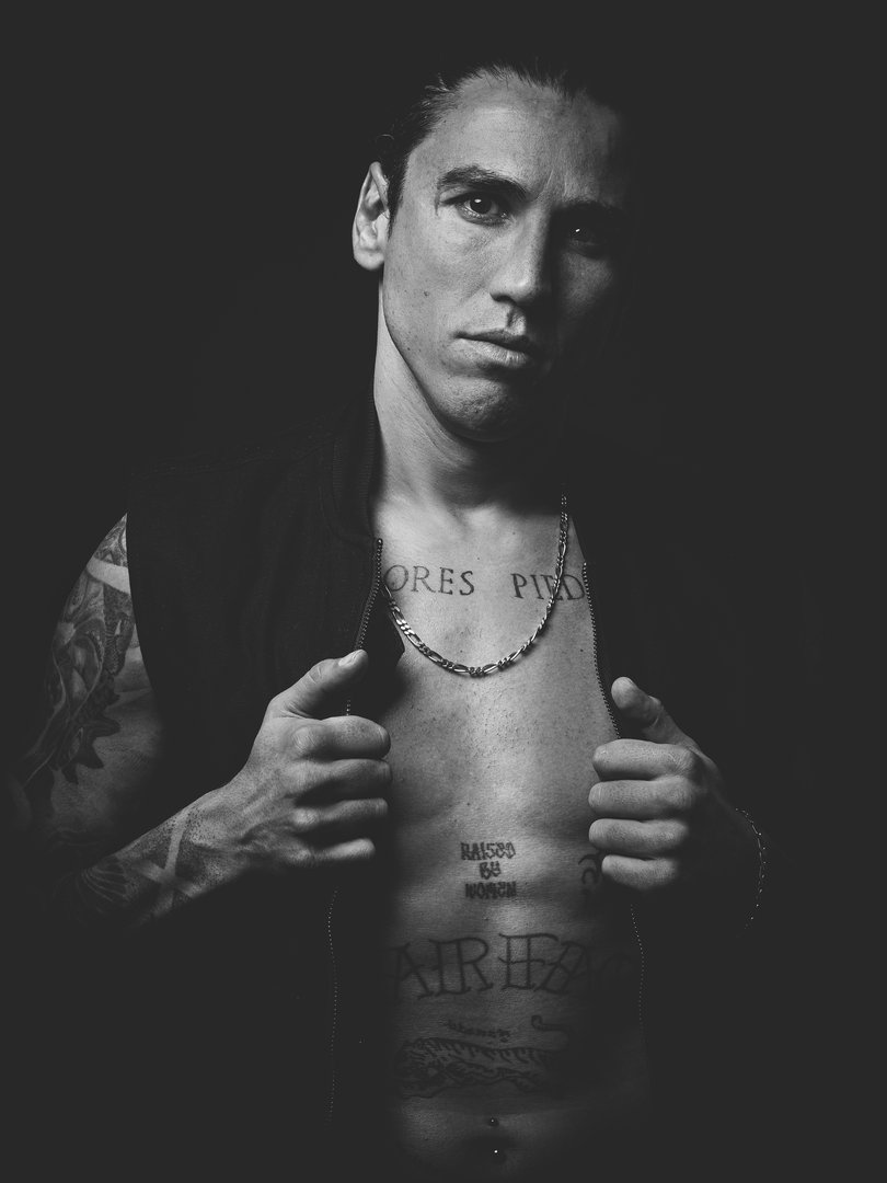 Publicación de Jonathan Fabian en HolliModels