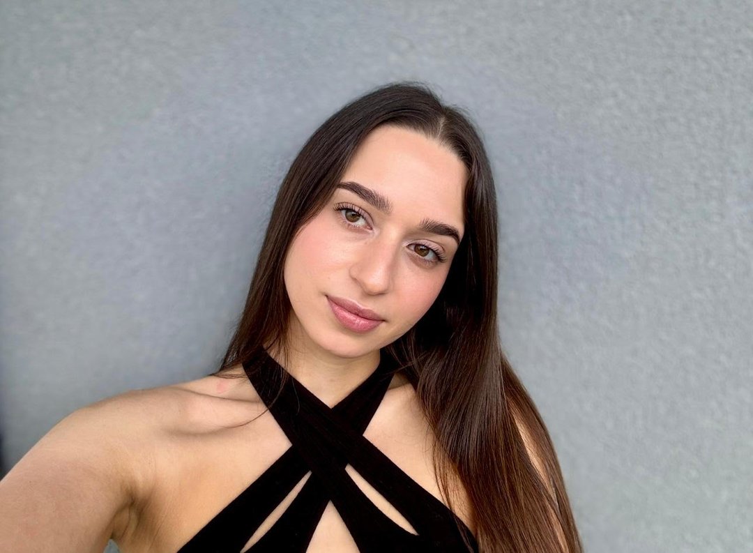 Publicación de Paulina Karniszewska en HolliModels