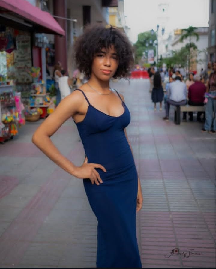 Publicación de Genesis_rodriguez_9 en HolliModels