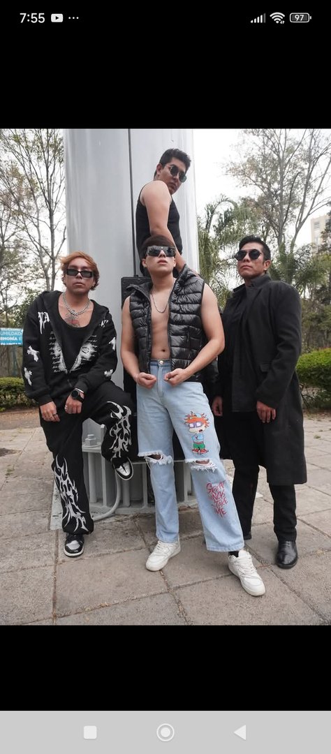 Publicación de Tristán Guzmán Lora en HolliModels