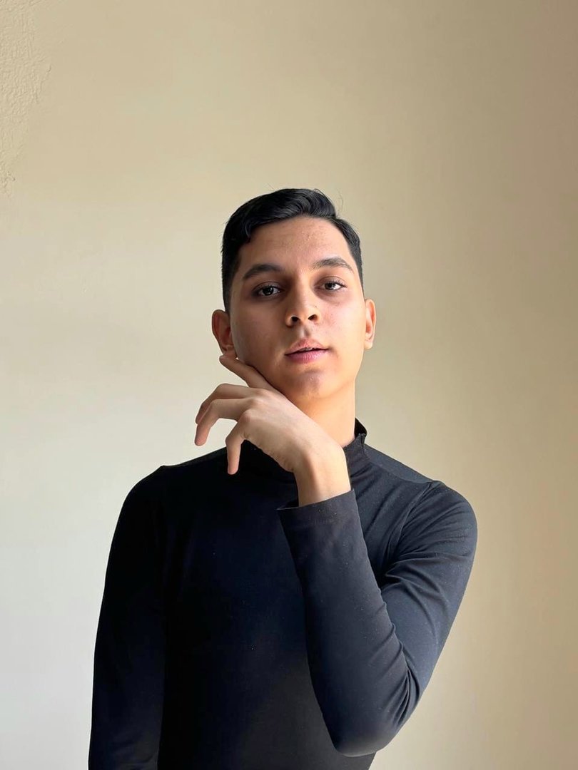 Publicación de Dani García en HolliModels