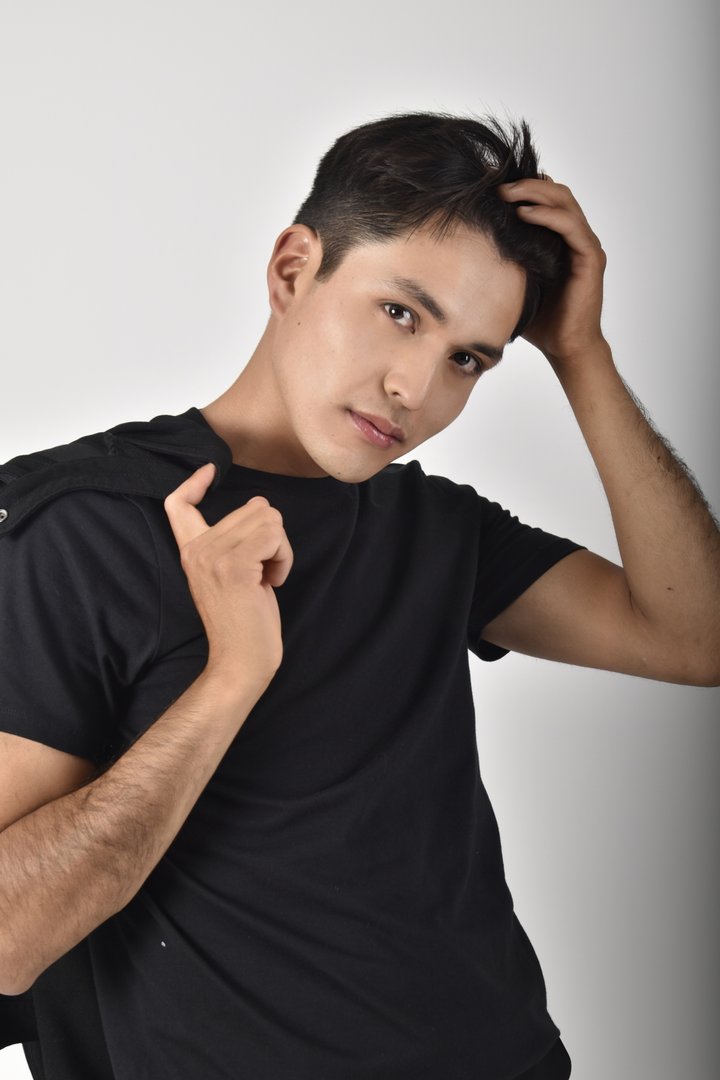 Publicación de José en HolliModels