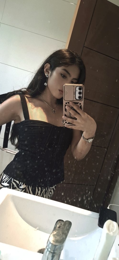 Publicación de Isabella Santillan Velez en HolliModels