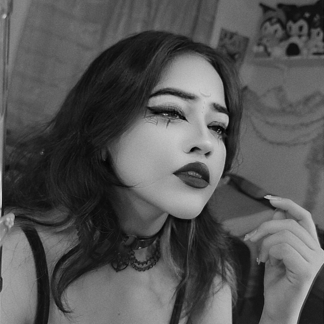 Publicación de Citlali valdez en HolliModels