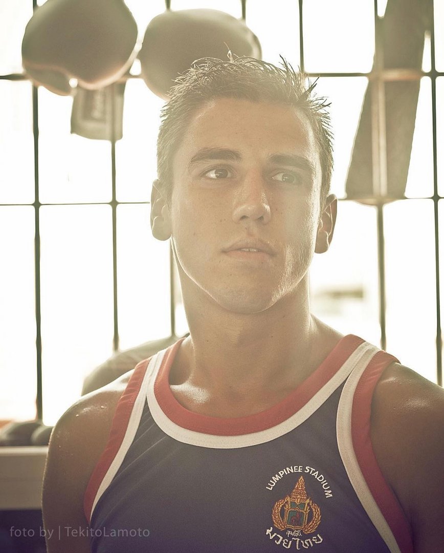 Publicación de Jonathan Fabian en HolliModels