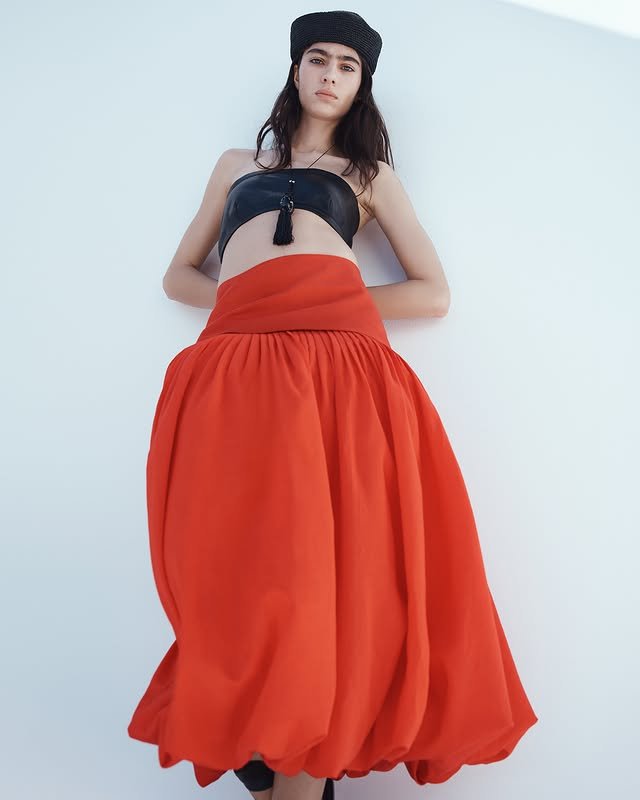 Publicación de H&M en HolliModels