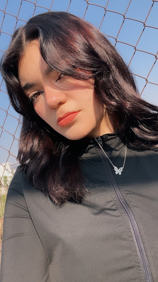 Publicación de 𝔖𝔥𝔢𝔩𝔩 en HolliModels