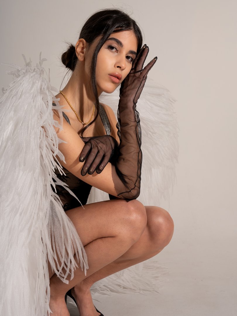 Publicación de elina zamani en HolliModels