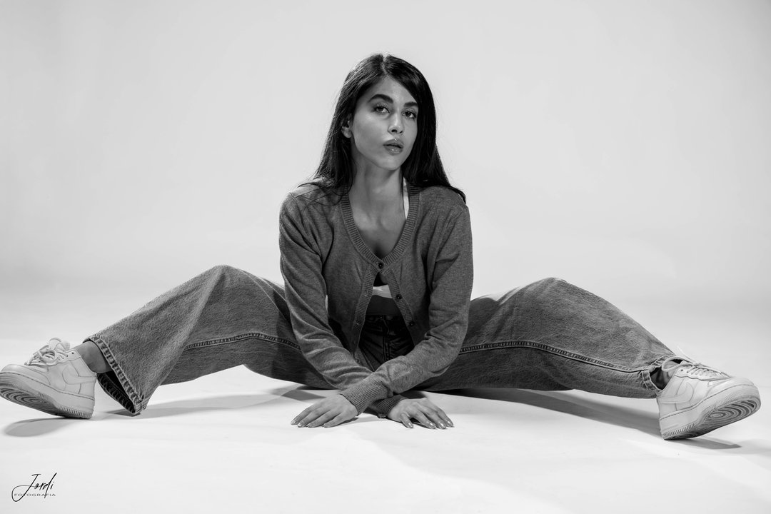 Publicación de elina zamani en HolliModels