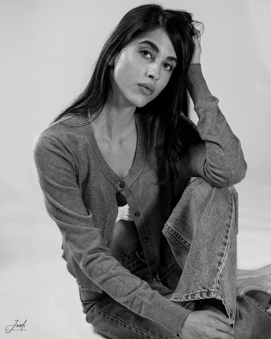 Publicación de elina zamani en HolliModels