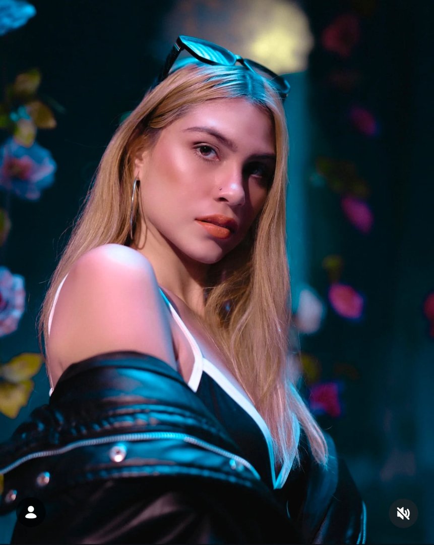 Publicación de Sthefanya blunt en HolliModels