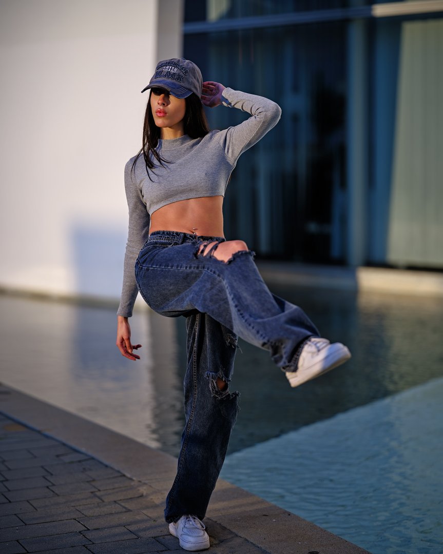 Publicación de elina zamani en HolliModels