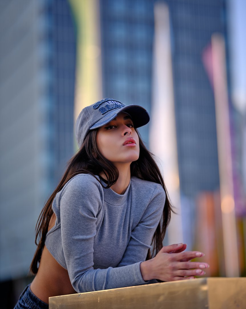 Publicación de elina zamani en HolliModels