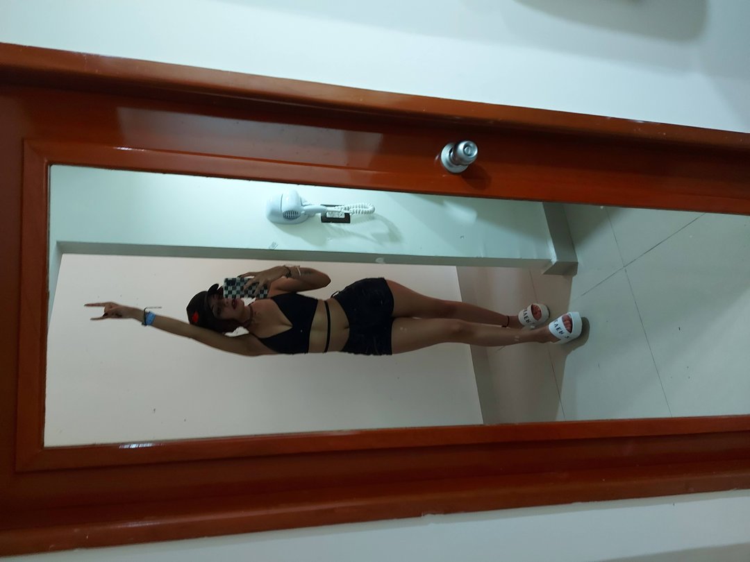 Publicación de Evelyn Cesín Godínez en HolliModels