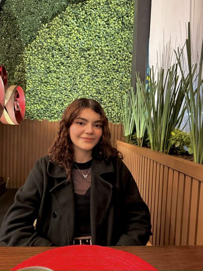 Publicación de 𝔖𝔥𝔢𝔩𝔩 en HolliModels