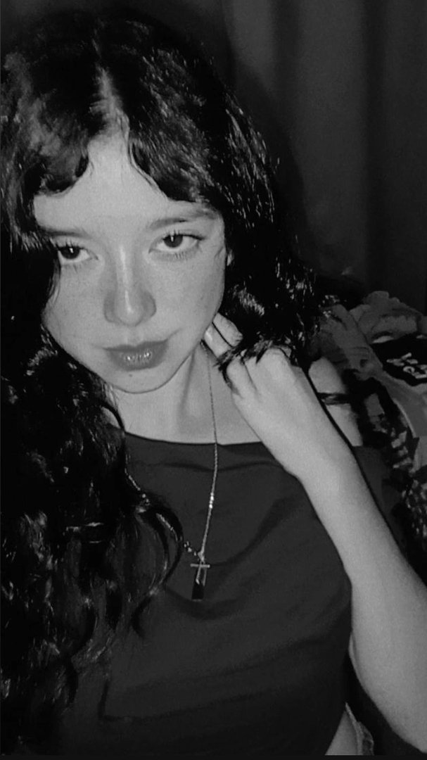 Publicación de Agustina Serafimov en HolliModels