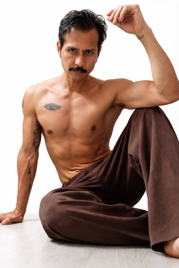 Publicación de Cristian Domínguez Hernández en HolliModels