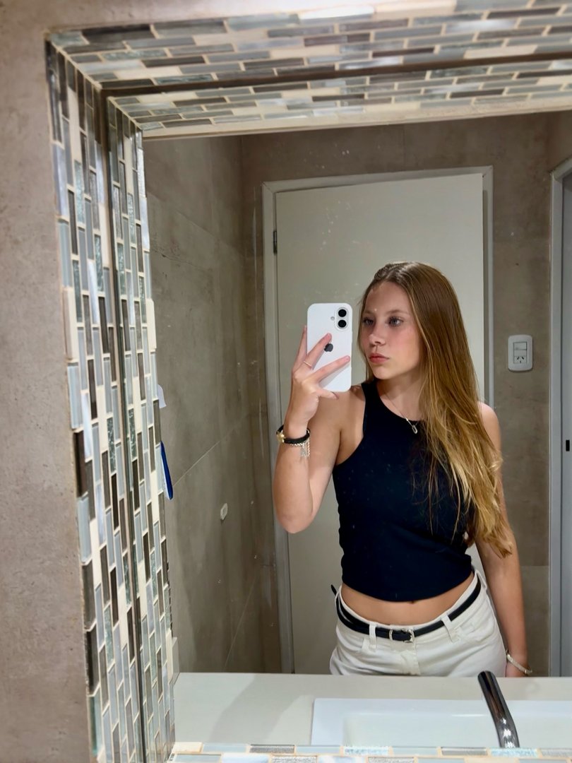 Publicación de Aythana Sieb Urruti en HolliModels