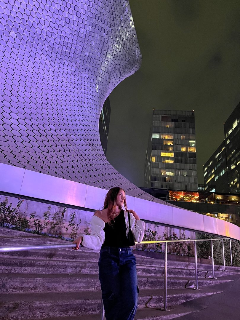 Publicación de 𝓣𝓪𝓷𝓲𝓪 𝓝𝓪𝓻𝓿𝓪́𝓮𝔃 en HolliModels