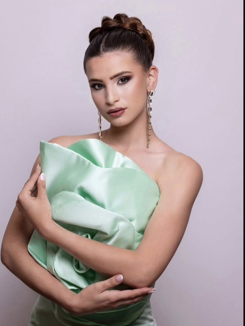 Publicación de Maria jose cruz en HolliModels