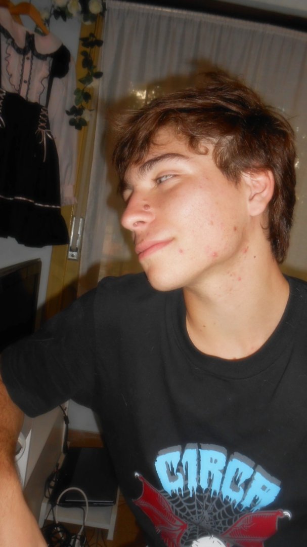 Publicación de Agustín Núñez en HolliModels