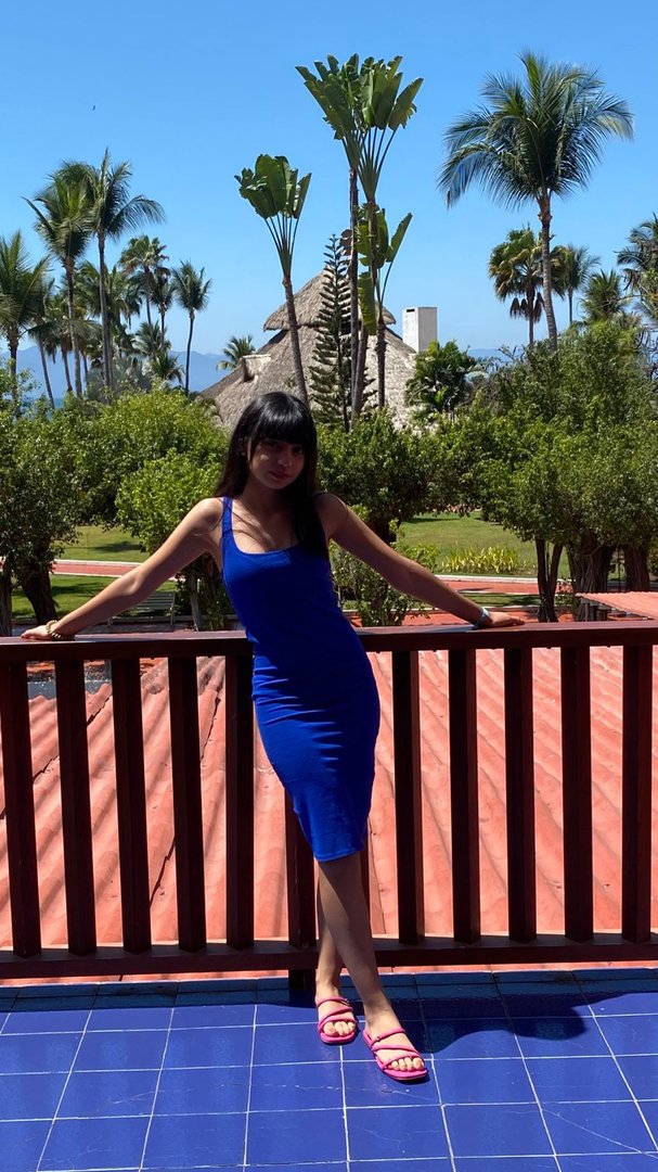 Publicación de María Lomelí en HolliModels